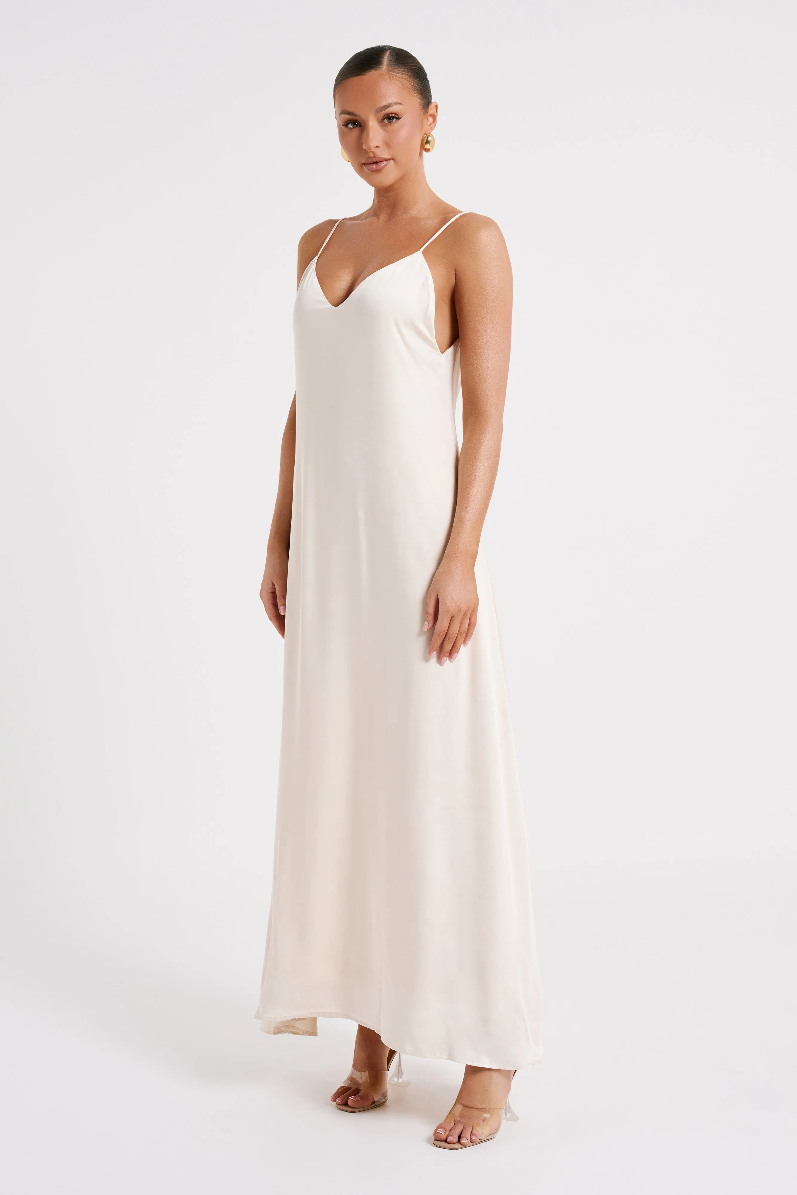 Beatrice Flowy Maxi Dress - Sand