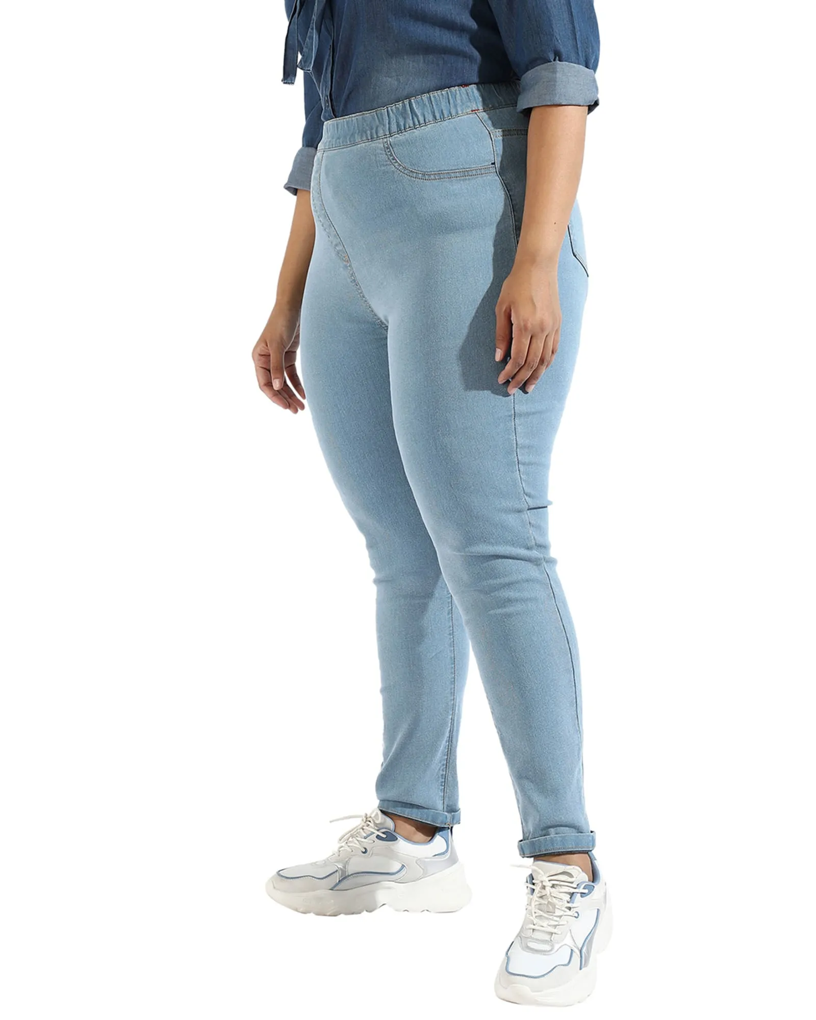 Confirtable Fitted Jeans | Light Blue