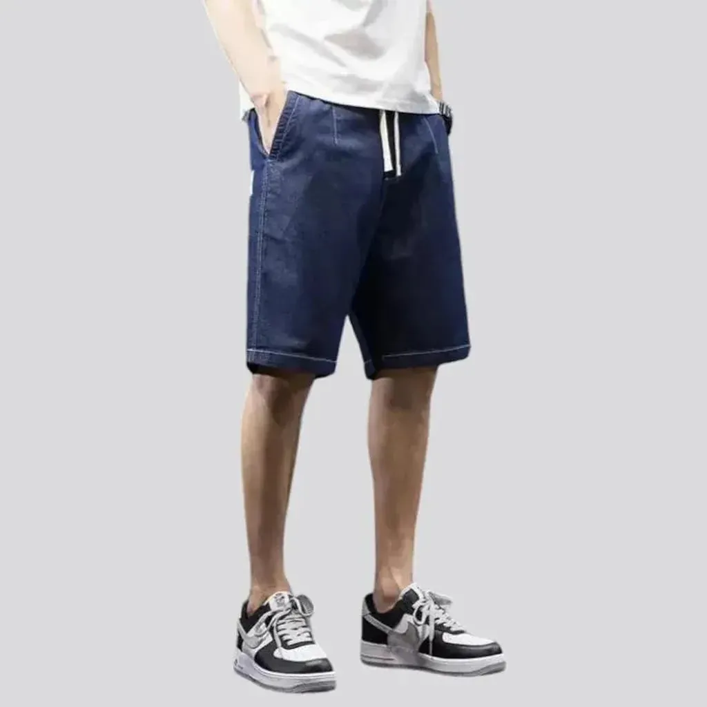 Dark-wash casual men's denim shorts