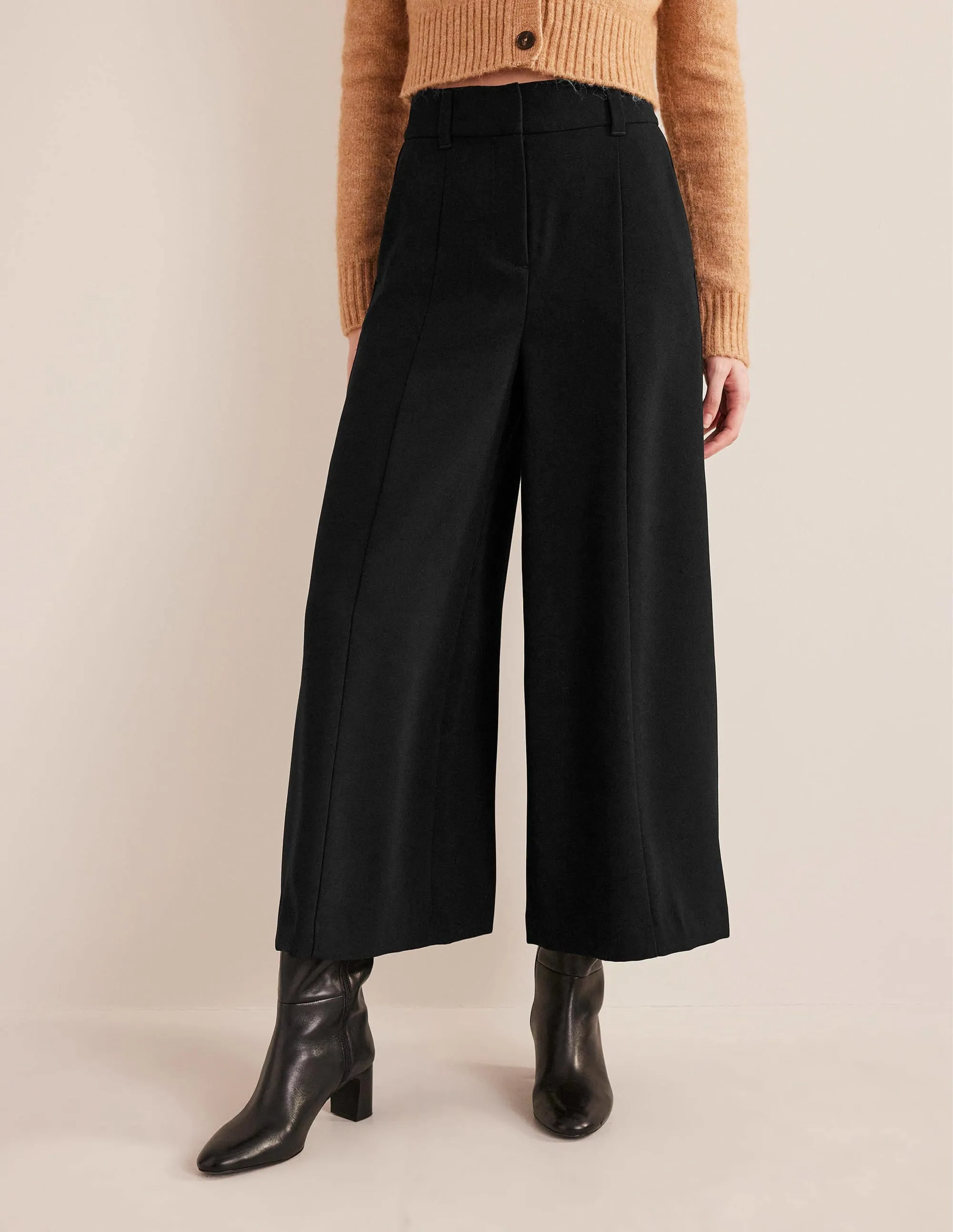 Fluid Wide Leg Culottes-Black