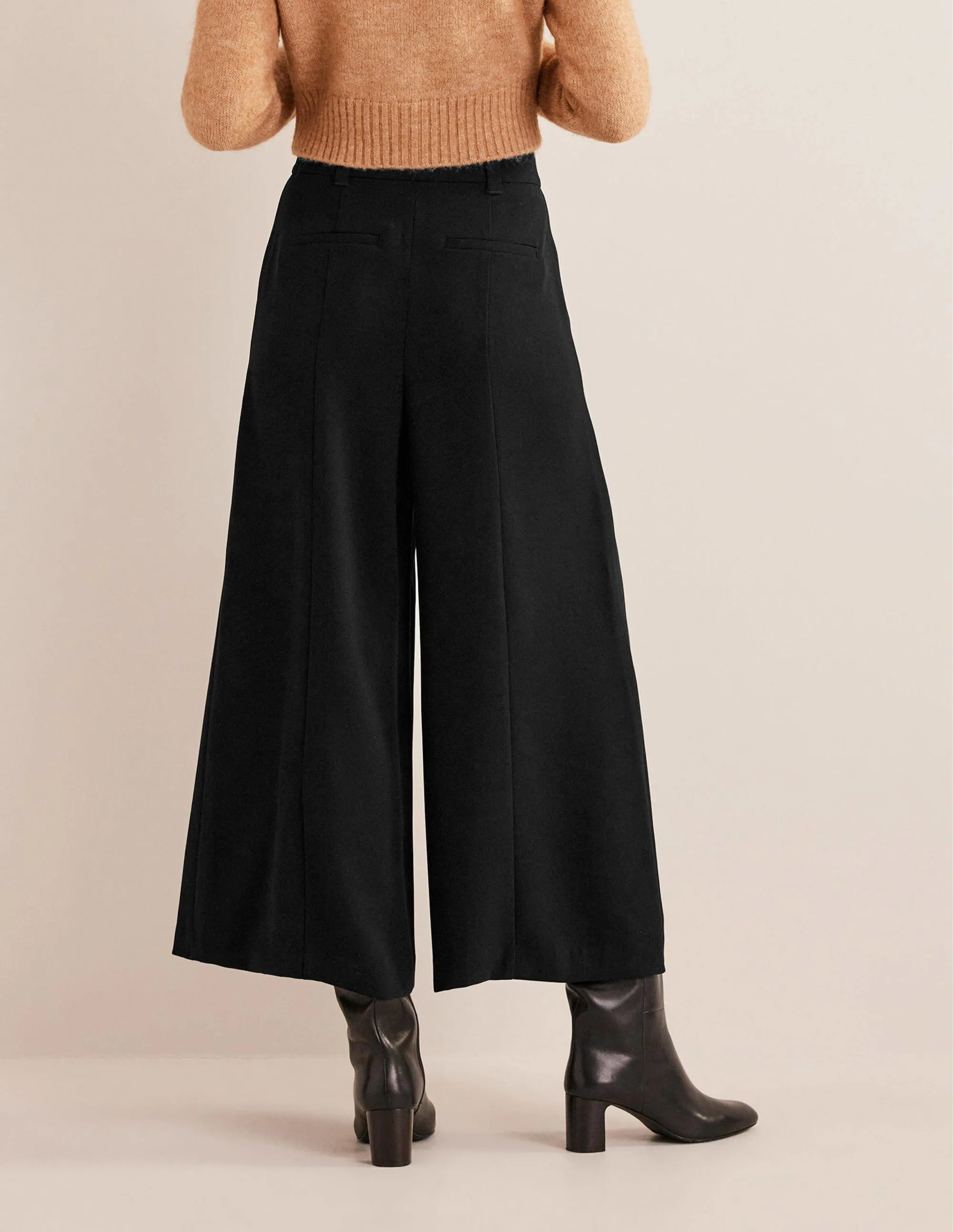 Fluid Wide Leg Culottes-Black