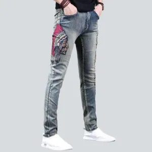 Jeans embroidered with indian