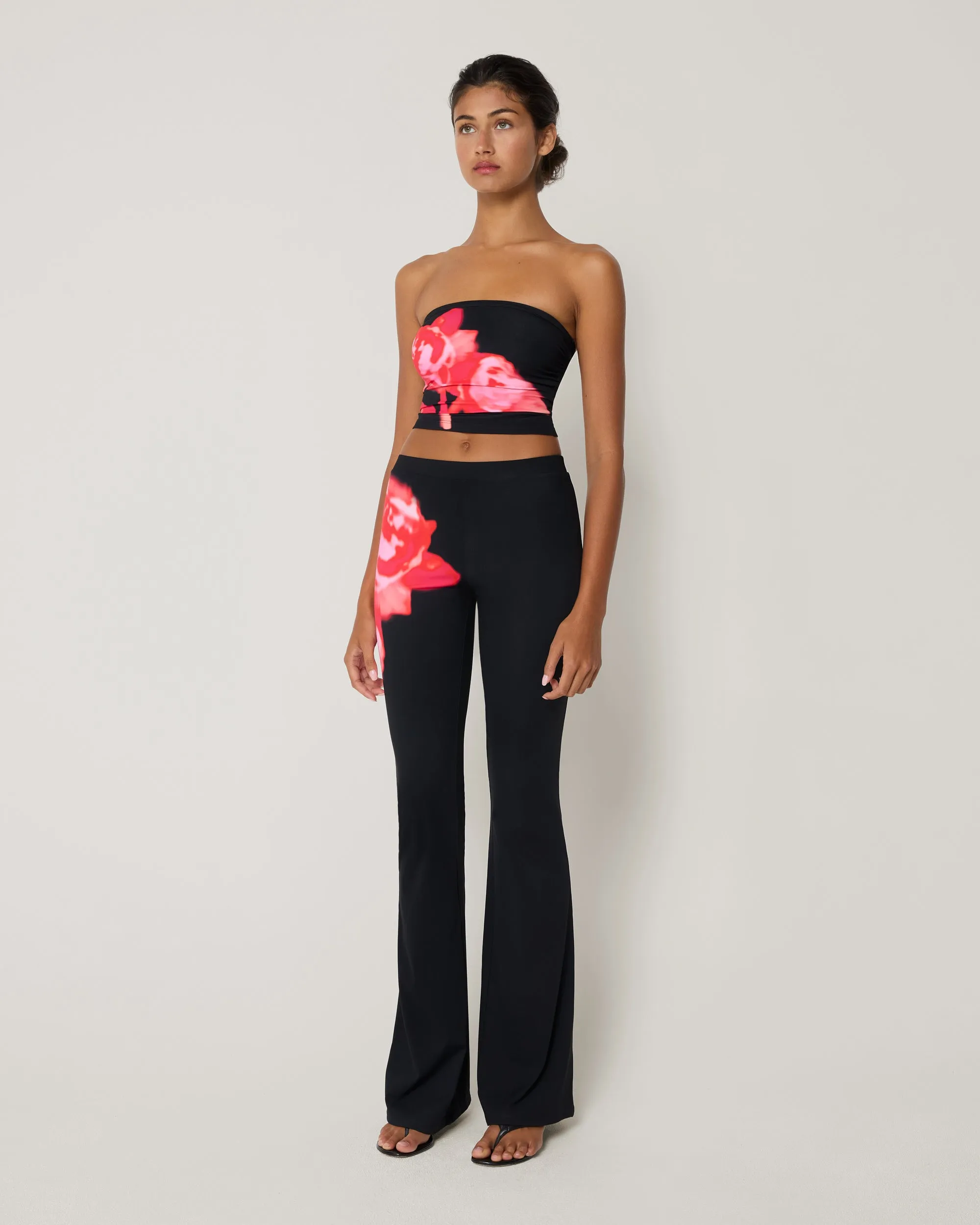 Smooth Stretch Low Rise Pant | Black Peony