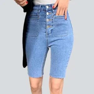 Straight pocket buttoned denim shorts