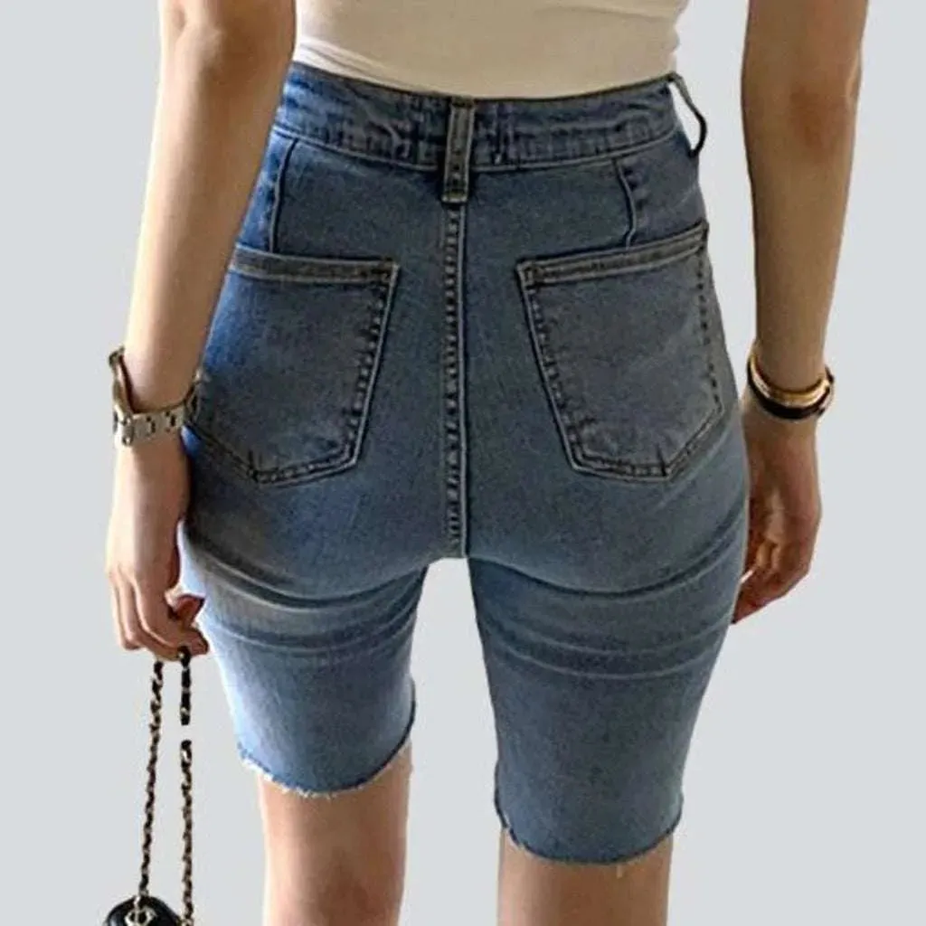 Straight pocket buttoned denim shorts